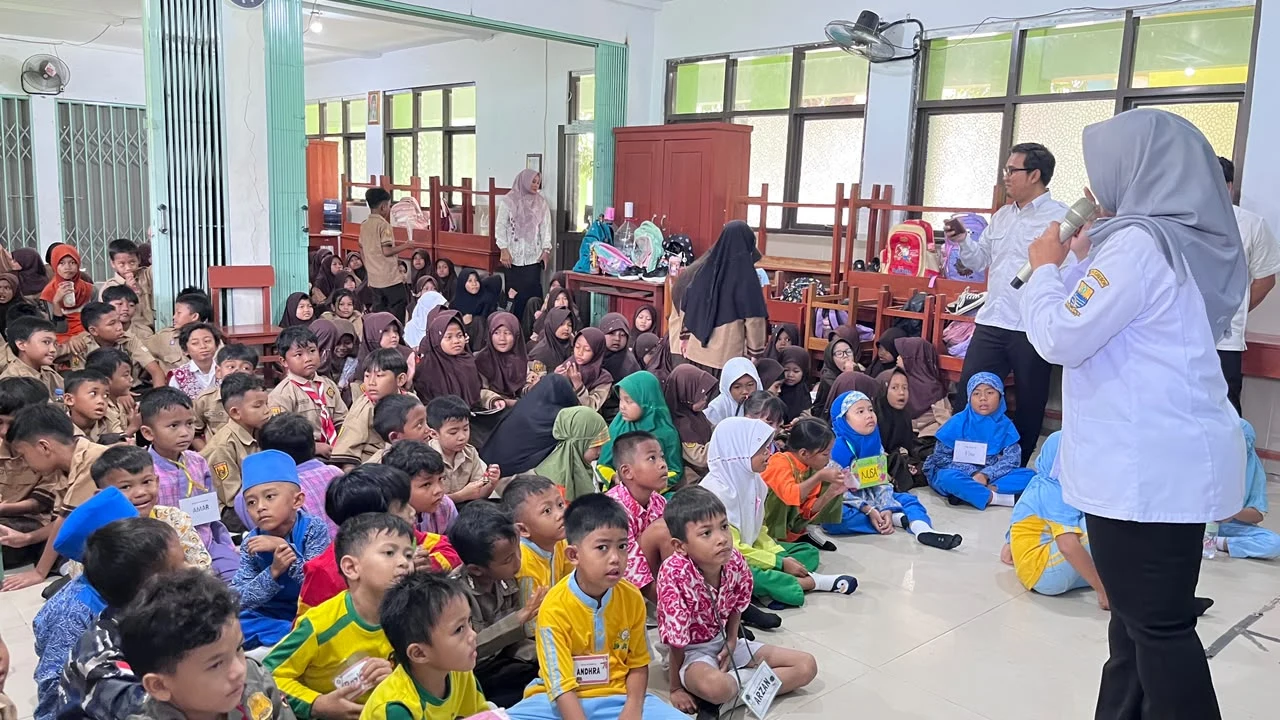 Sekolah Gandeng DKIS Kota Cirebon Bekali Peserta MPLS dengan Literasi Digital