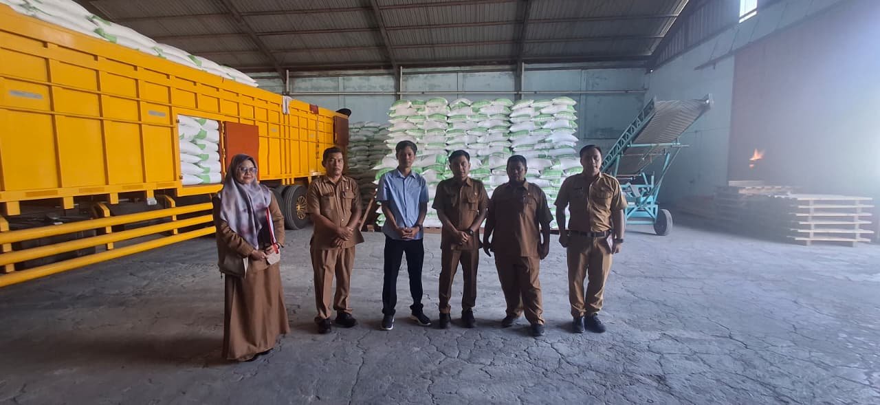 Bidang Perdagangan DKUKMPP Kota Cirebon Laksanakan Pemantauan Distributor Kedelai