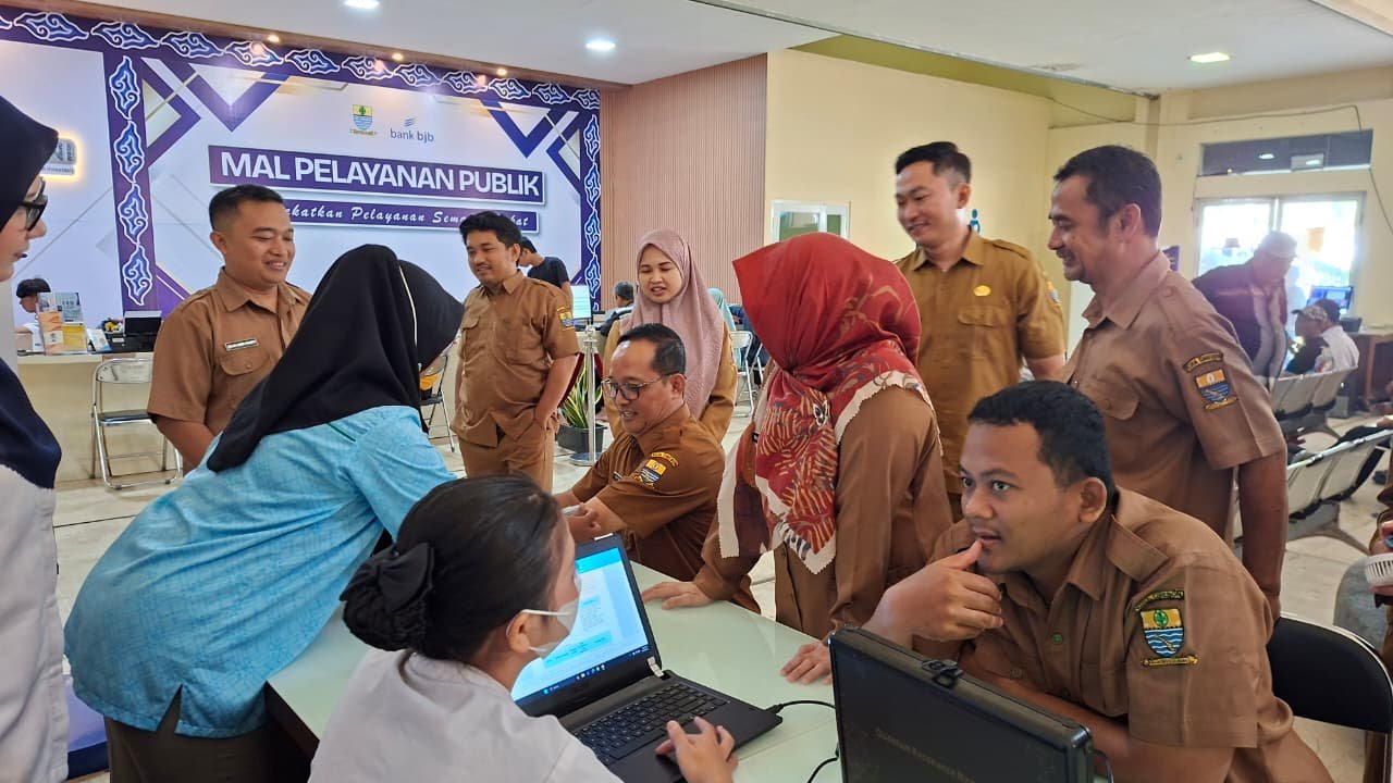 Principle Erlimpex dan Kimia Farma Apotek Gelar Pemeriksaan Kesehatan Gratis bagi Seluruh Karyawan DPMPTSP Kota Cirebon