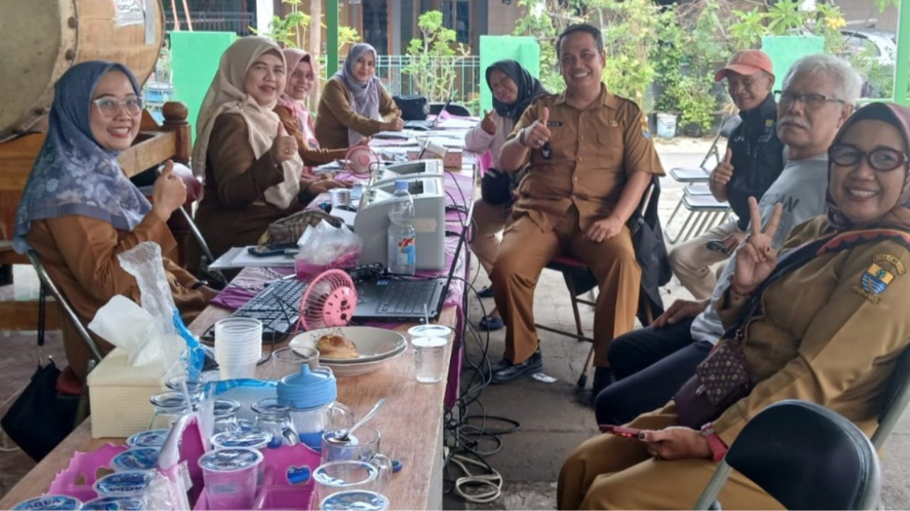 Pelayanan Keliling Penertiban Akta Kelahiran dan Akta Kematian di Kelurahan Pekiringan