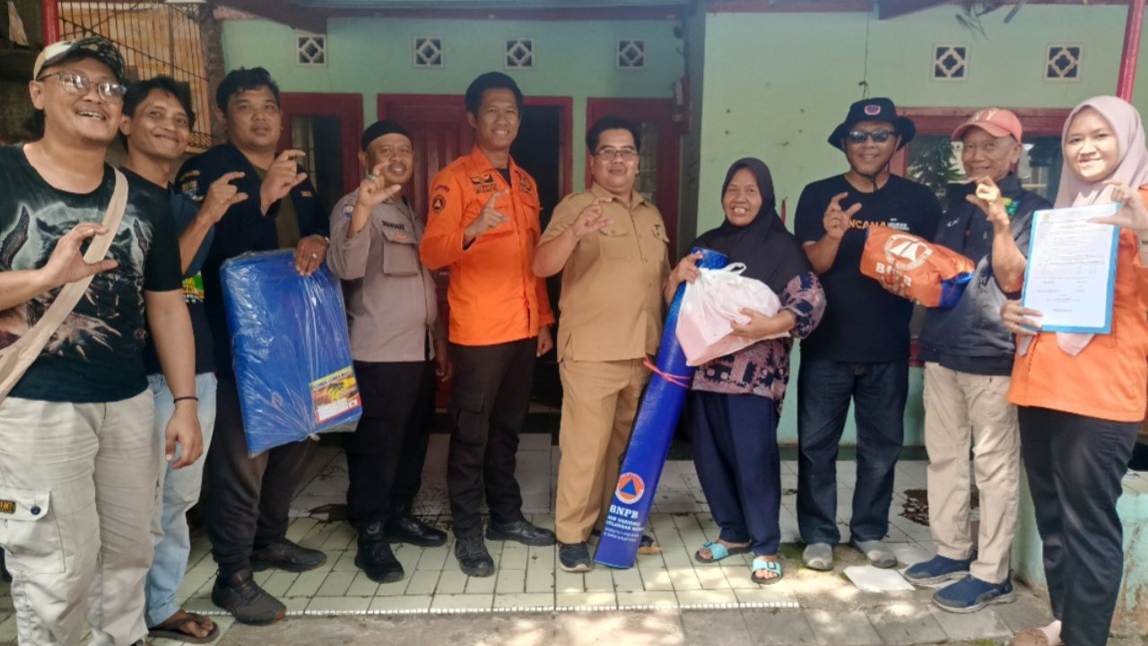 Penyerahan Bantuan Buffer Stock dari BPBD Kota Cirebon