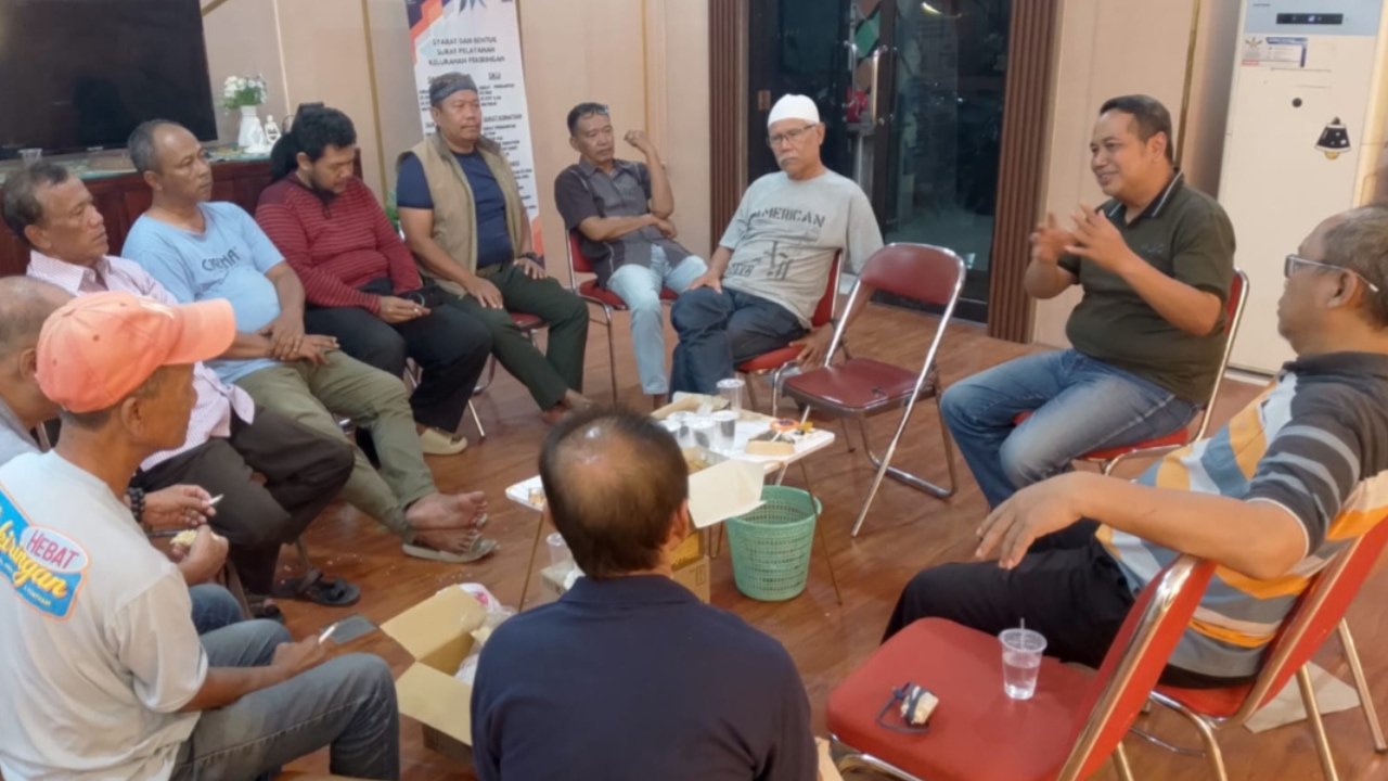 Lurah Pekiringan Bapak Meidi Achmad Sahlan, SE memimpin rapat koordinasi bersama Ketua LPM dan Ketua RW se-Kelurahan Pekiringan