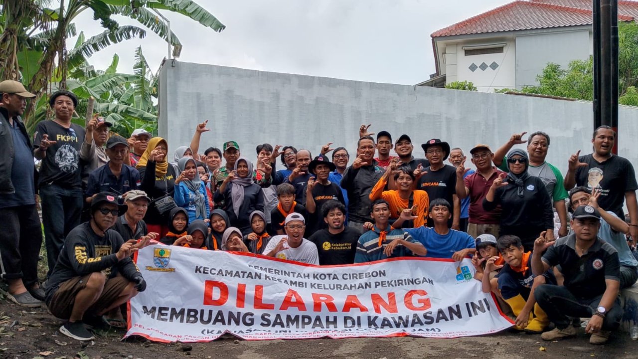 Semangat gotong royong kembali menyatukan kita dalam Kerja Bakti Massal di Jl. Garuda Mas