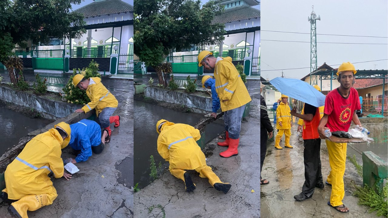 Lurah Pekiringan Meidi Achmad Sahlan, SE bersama Ketua LPM Kelurahan Pekiringan melaksanakan kegiatan monitoring pasca hujan di sejumlah titik aliran sungai yang berada di wilayah Kelurahan Pekiringan