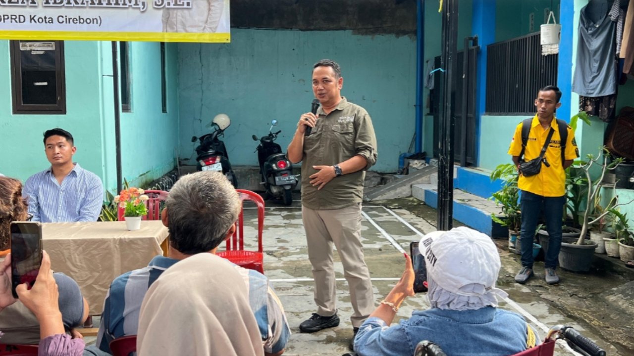 Penyerahan Bantuan Renovasi Senderan Sungai Kedung Pane