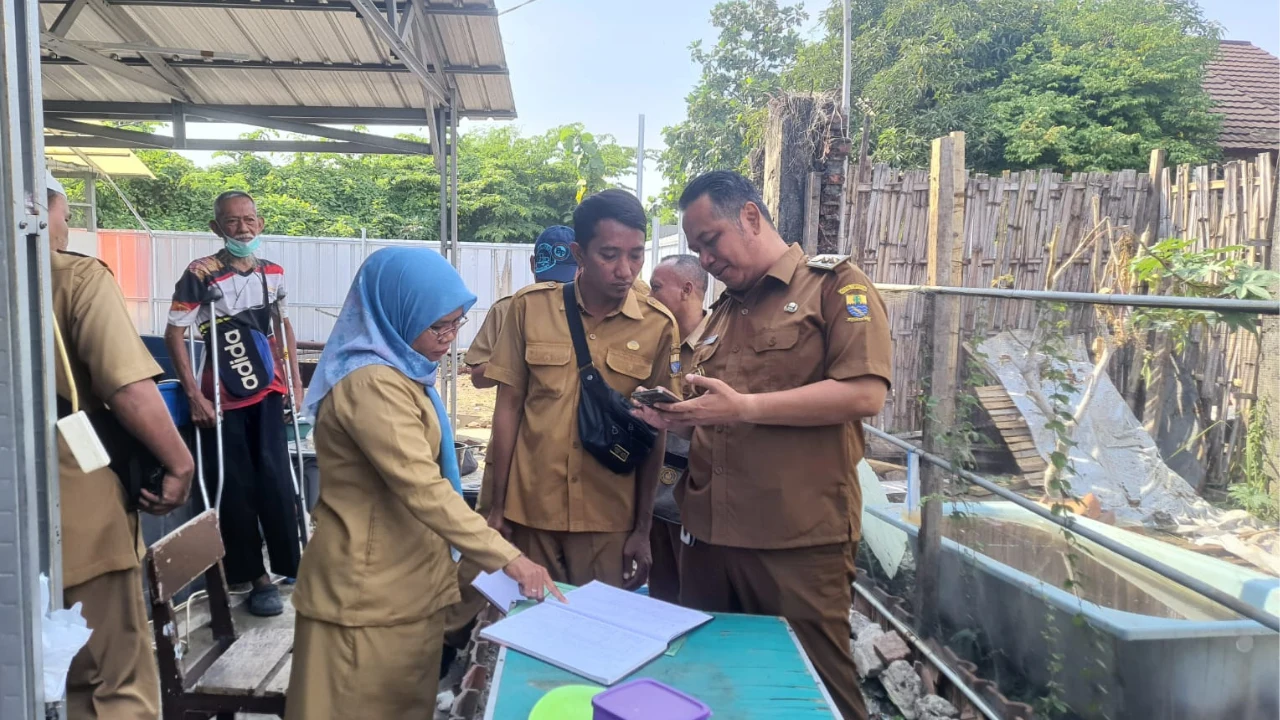 Kunjungan Tim Dinas Lingkungan Hidup Kota Cirebon ke Kelompok Tani Lasaba RW. 04 Langensari Baru Perihal Siklus Pengelolaan Sampah Organik