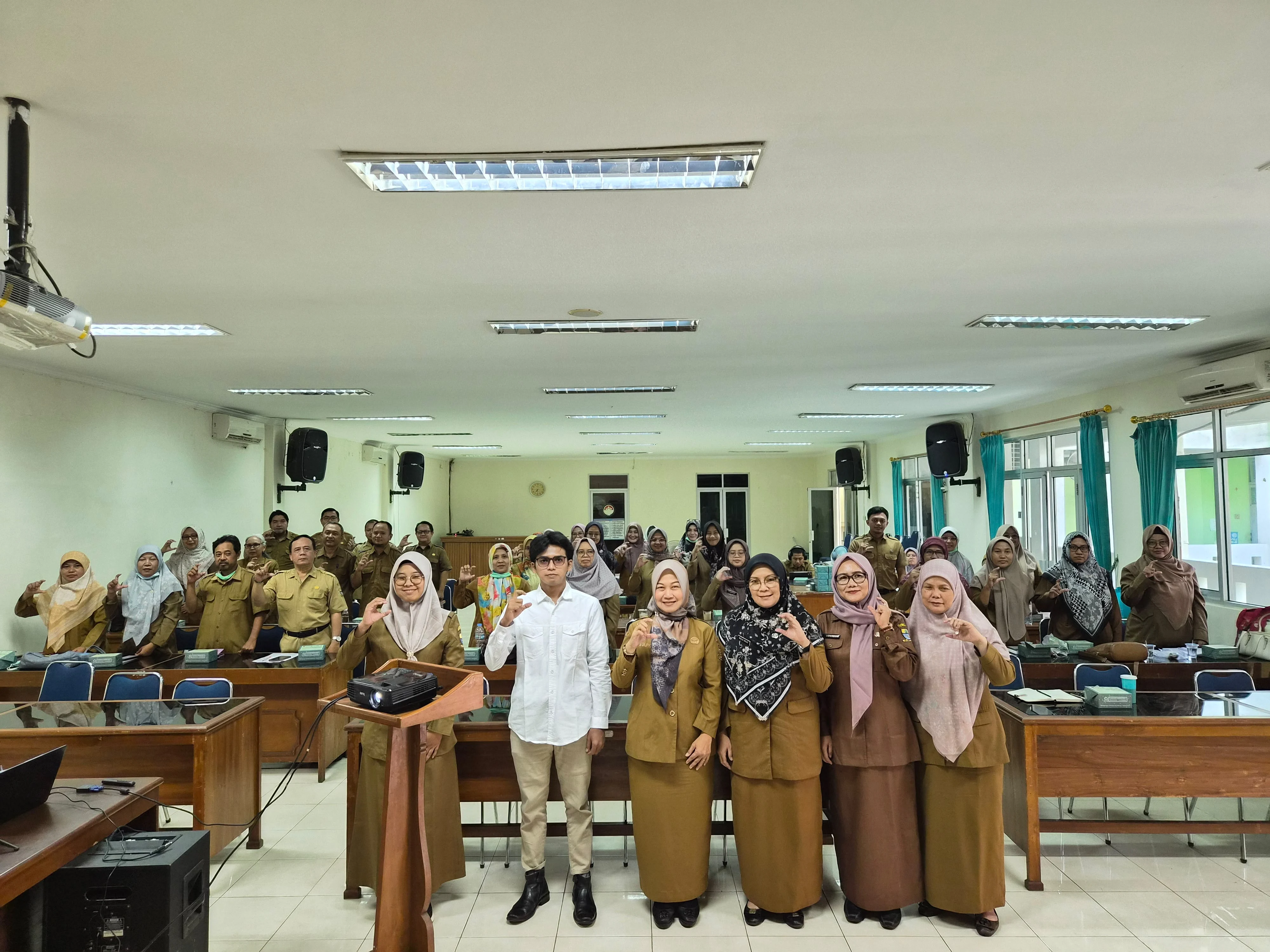 Kegiatan Sosialisasi dan Koordinasi Tracing Tuberkulosis (TB) Terintegrasi Cek Kesehatan Gratis (CKG) Kota Cirebon
